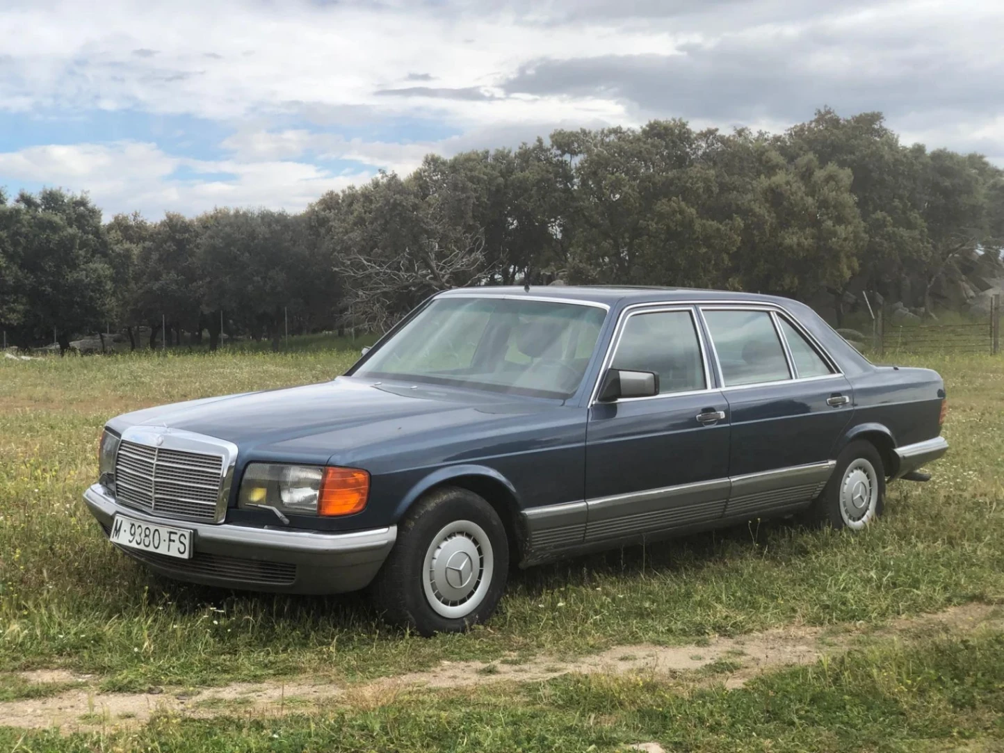 MERCEDES BENZ 500 SEL W126 — 128.000 km — 5.000 CC — 218 CV — TORRIJOS, TOLEDO.